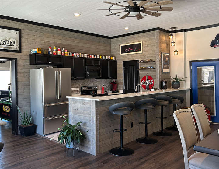 Weekend Two Bedroom Suite w/Full Kitchen (approx. 950 Sq. Ft.) @ Eagles Canyon Raceway