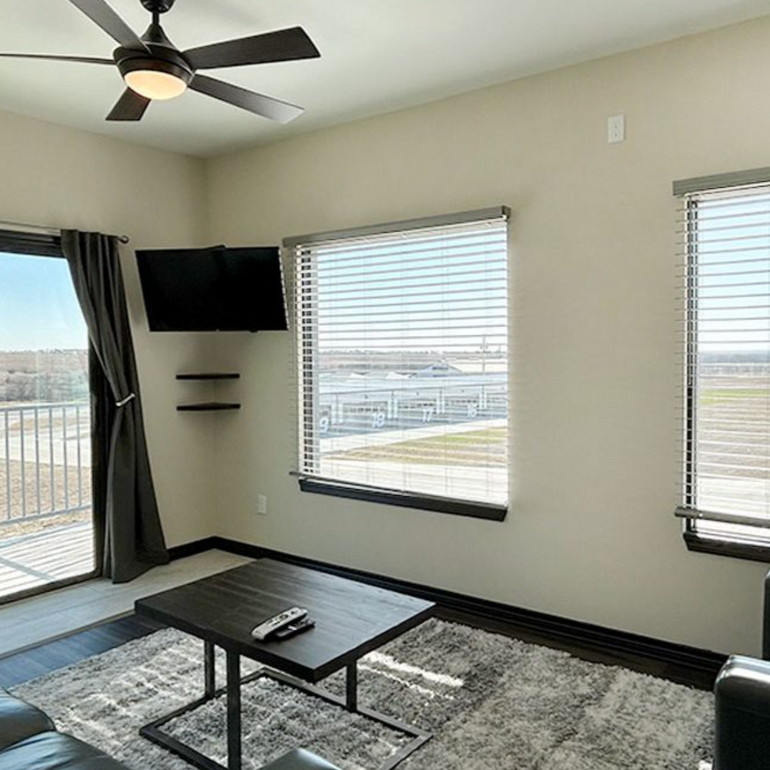 Weekend Two Bedroom Suite w/Full Kitchen (approx. 950 Sq. Ft.) @ Eagles Canyon Raceway