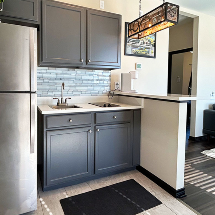 Weekend Two Bedroom Suite w/Full Kitchen (approx. 950 Sq. Ft.) @ Eagles Canyon Raceway